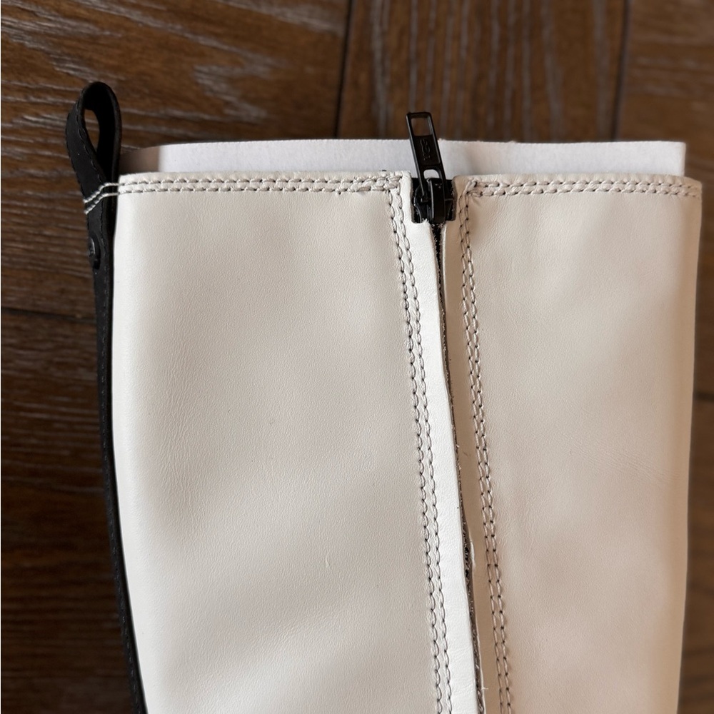 UGG Women's Cream and Black Winter Boots - Picture 8 of 14